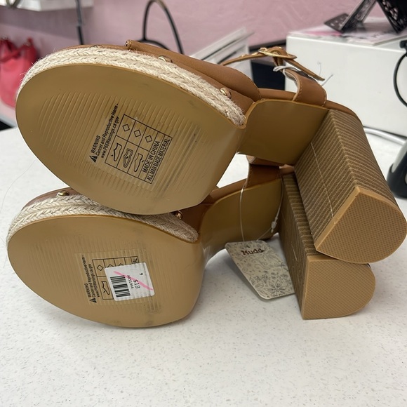 Mudd tan chunky heels, NWT, size 9 - Picture 5 of 5